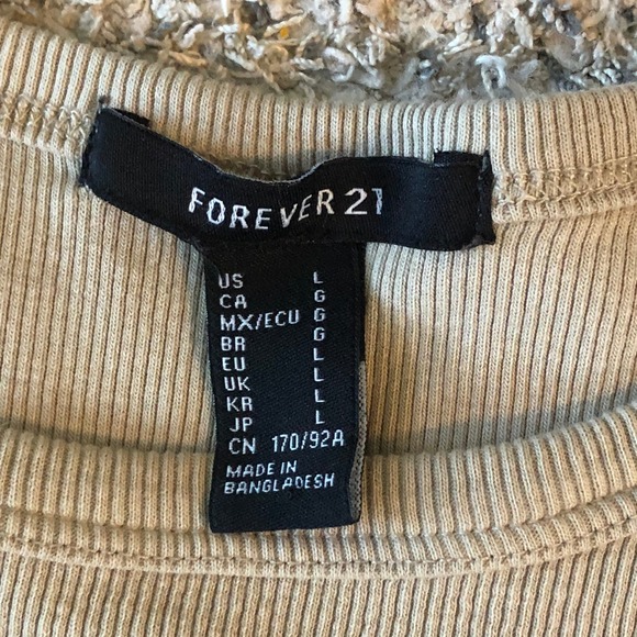 Forever 21 St. George Graphic Long Sleeve Crop Top Women's Large Casual Beige - Picture 2 of 6